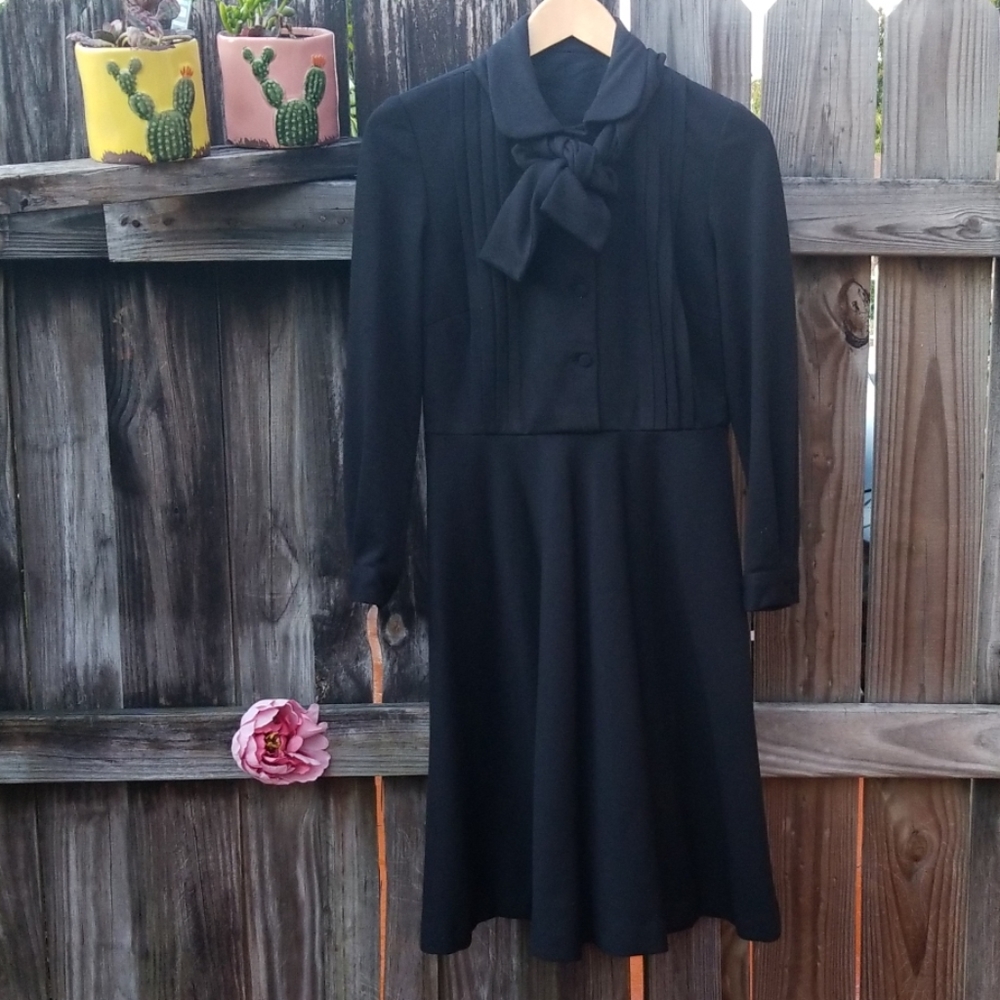Vintage Black Midi Dress/w 3/4 Sleeves & Necktie